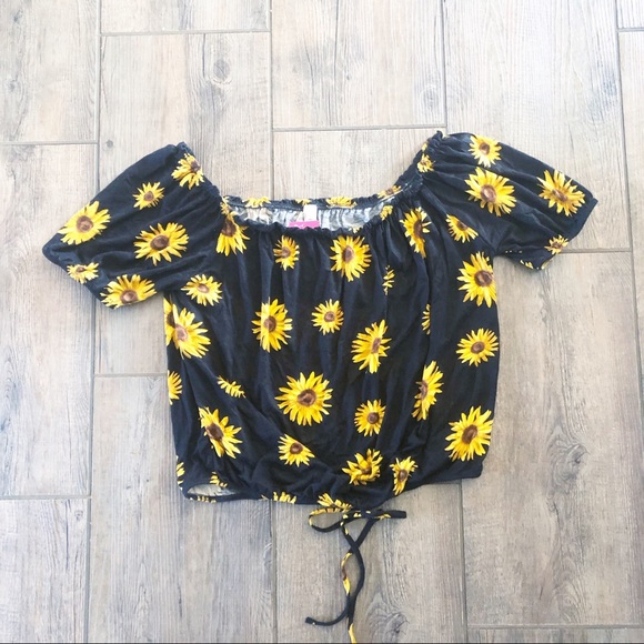 Peppermint Tops - Peppermint Top Black With Sunflowers 🌻 Brand New